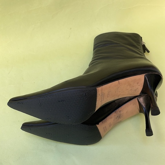 Vintage black Gucci pebble leather booties - Picture 12 of 14